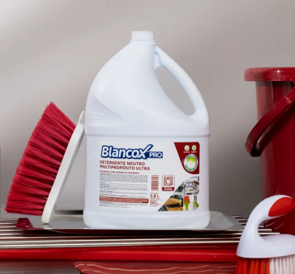 Blancox multipropósito con cepillos